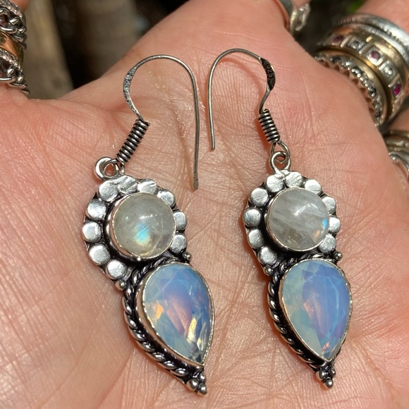 925 sterling silver Overlay moonstones & iridescent opalite dangly boho earrings - Picture 2 of 12